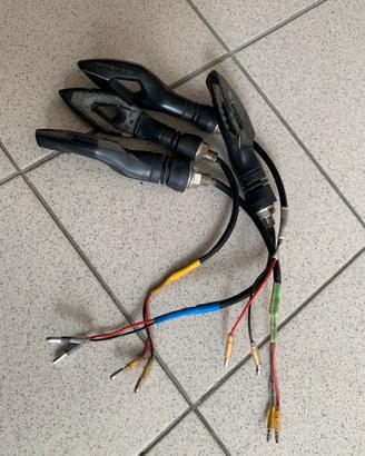 Frecce led con relè incorporato