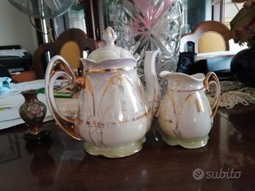 Teiera e lattiera in madreperla Vintage.
