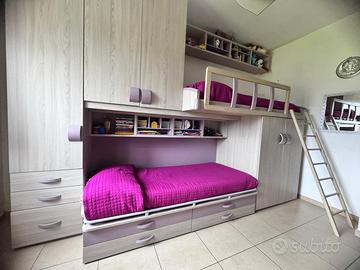 Cameretta a ponte con letto a castello