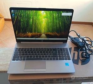 HP 250 G8 15,6" FHD 4-core i3-11gen 16/750GB MVMe