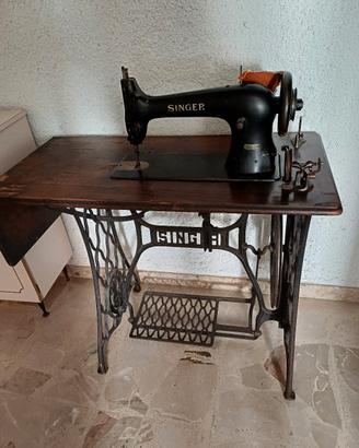 antica macchina da cucire SINGER 