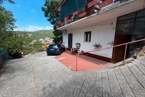 Appartamento in casa bifamiliare