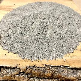 Cenere di legna vergine