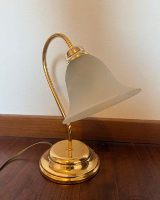 Lampada da tavolo abat-jour in ottone e vetro