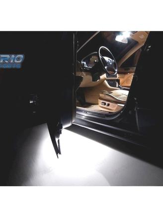 PLAFONI LED LUCE PER PIEDI E PORTE BMW