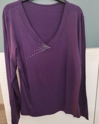 Maglia viola con scollo a V