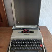 macchina da scrivere Olivetti lettera 22