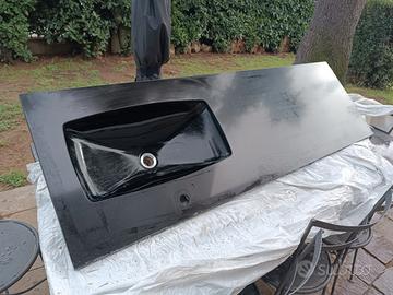 Lavabo con piano in okite nero