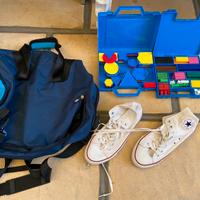 Scarpe, giochi, borsone