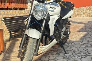 Yamaha FZ6