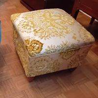 Uno sgabello pouf