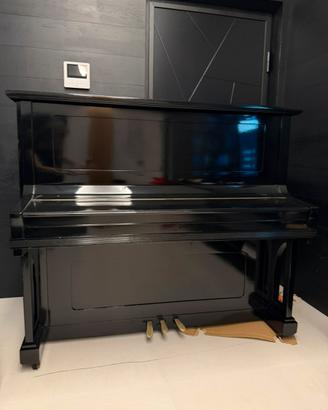 Pianoforte verticale A.H. Blutmann
