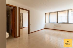 Ufficio 2 vani posto moto Via Imperatore Federico