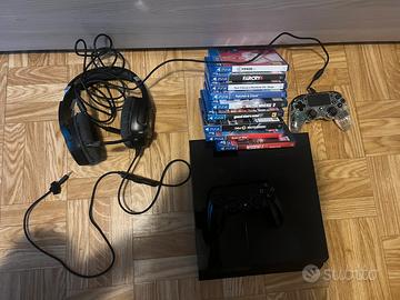 PS4+2 controller(1 nacon led)+9 giochi+cuffie ps4