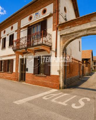 VILLA BIFAMILIARE INDIPENDENTE CON BOX AUTO !!!