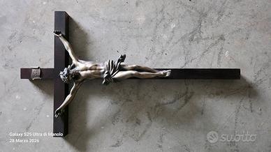Crocifisso in Ottone e Legno