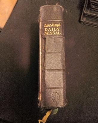 libro religioso "Saint Joseph daily missal"