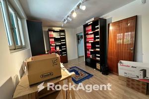 MAGAZZINO AD USO UFFICIO