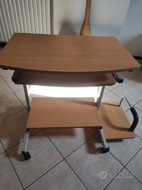 mobiletto per computer  da gaiming e stampante 