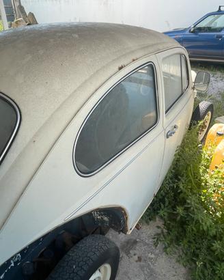 VW Maggiolino da restaurare