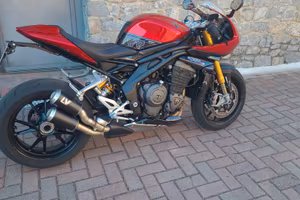 Speed triple 1200 rr