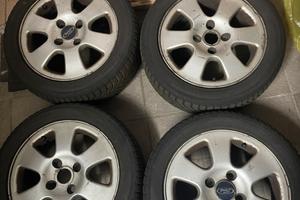 Gomme e cerchi ford