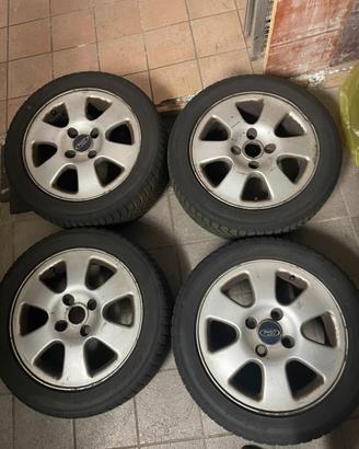 Gomme e cerchi ford