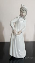 Lladro Daisa NAO Ragazza con camicia da notte