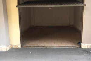 Box auto pavimentato con punto acqua