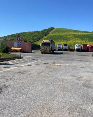 Immobile di 9000 m² con 2 locali a Monterotondo