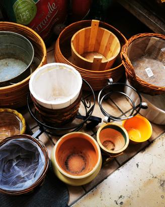 Lotto 15 vasi e portavasi misti legno ceramica