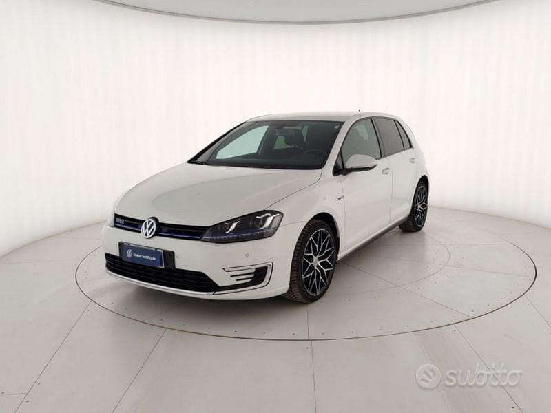 VOLKSWAGEN Golf 8ª serie