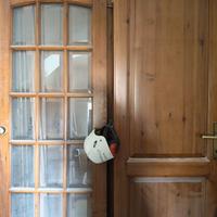 9 porte in legno massello di qualità,