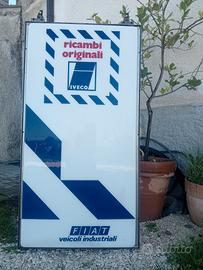 insegna FIAT Iveco 