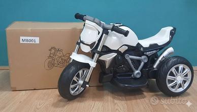 triciclo moto bianca batteria elettrica 3 ruote