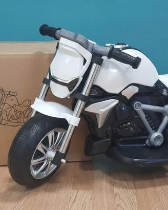 triciclo moto bianca batteria elettrica 3 ruote