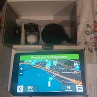 navigatore Garmin campercam 795