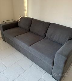 Divano tre posti