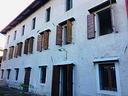 rustico-casale-di-450-m²-con-4-locali-e-box-auto