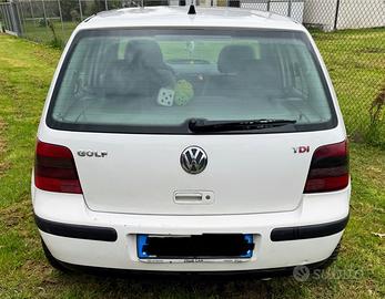 VOLKSWAGEN Golf 4ª serie - 2004