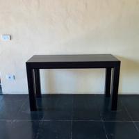 Tavolo consolle allungabile in legno laminato