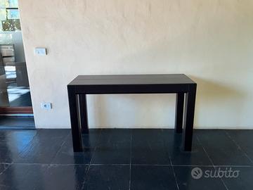 Tavolo consolle allungabile in legno laminato