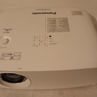 Videoproiettore Panasonic full hd 5000 ansi lumens