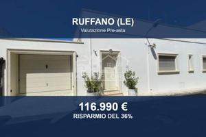 Immobile in asta di 223 m² con più di 5 locali a R
