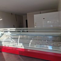 Banco frigo + attrezzatura negozio