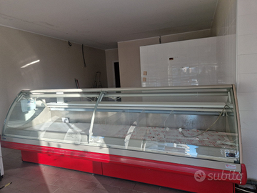 Banco frigo + attrezzatura negozio