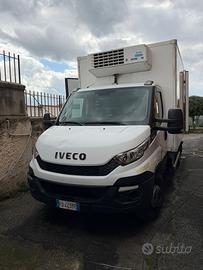 iveco 6015 con sponda idraulica