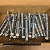 32 tasselli Wurth da 12mm di diametro