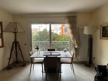 Tavolo da pranzo nuovo allungabile