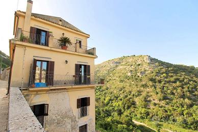 Casa Indipendente con Vista Panoramica a Ibla